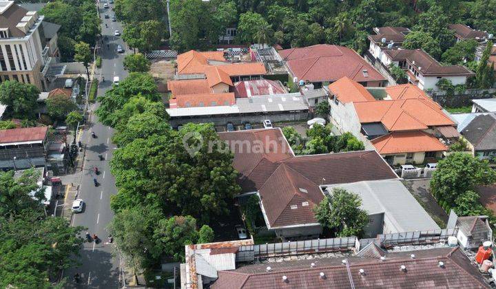 Gedung Butuh Renovasi Kemang Raya  2