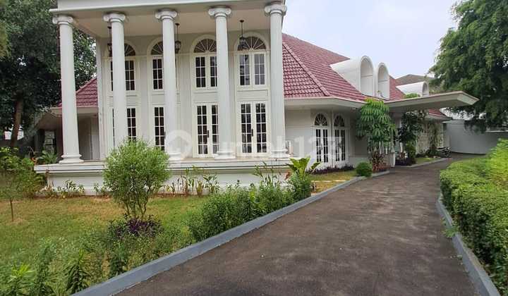 Dijual – Rumah Simprug, Jakarta Selatan Dijual – Rumah Simprug, Jakarta Selatan