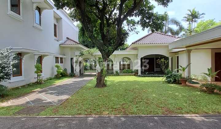 For Rent Villa Mewah Dengan Kolam Renang & Taman Luas Di Jantung Pondok Indah