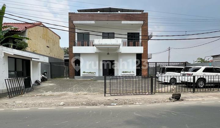 Turun Harga! Kantor 3 Lantai Siap Pakai Di Menteng – Harga Di Bawah Njop!