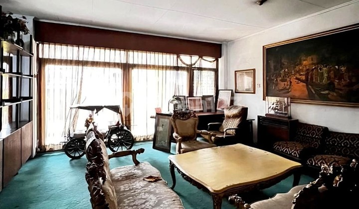 Dijual Komersial Area di Menteng 2