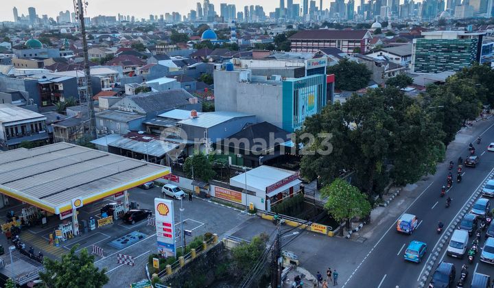 Land Plot with Shell Gas Station Tenant, A Promising Investment