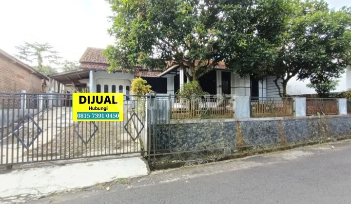 Quick sale: Spacious comfortable residence in Kawali Ciamis, near the Town Square &amp; market.