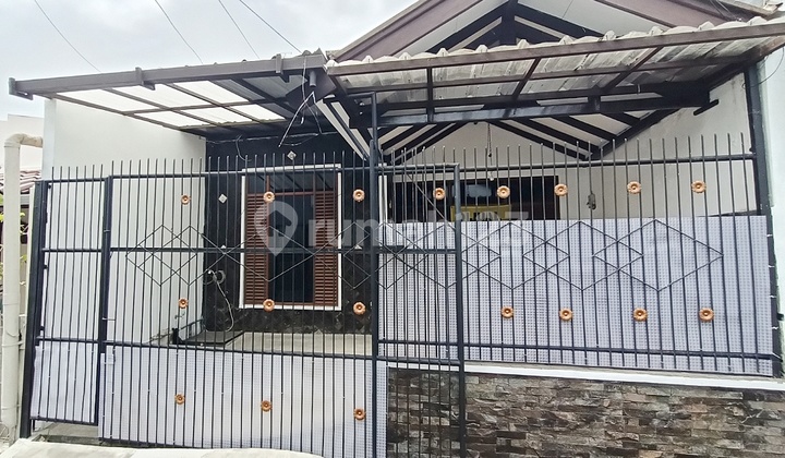 5-Bedroom Residence in Sarijadi, Ideal for a Boarding House Near Campus. 2