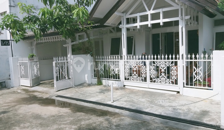 Hunian Luas Nyaman di Buahbatu 4 Kamar 6 Menit ke Pintu Tol