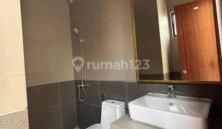 For Rent Studio Loft Iconix, 4 Floors (Elevator), in BSD 2