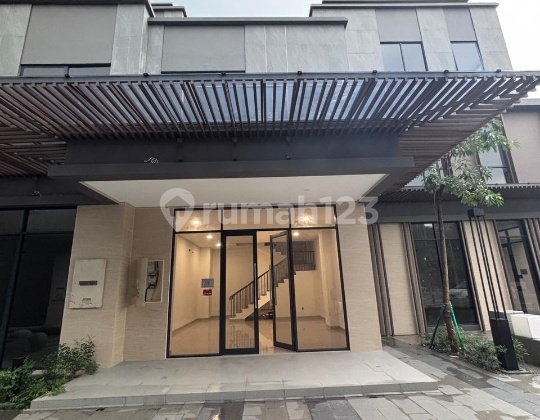 New 3-Story Shophouse in Cascade Bsd, Strategically Located and Visible from the Main Road New 3-Story Shophouse in Cascade Bsd, Strategically Located and Visible from the Main Road