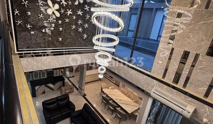 Dijual Atau Disewa Rumah Full Furnished, Private Pool, Private Lift, Siap Huni