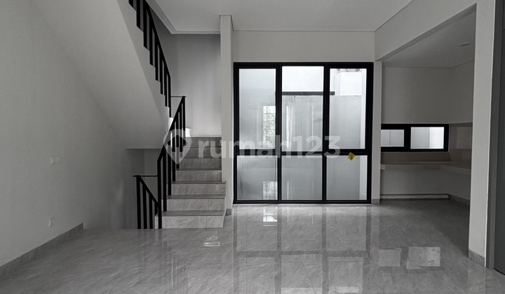 Rumah 3 Lantai di Aether Green Wich Bsd 2