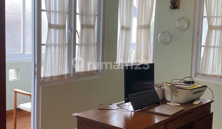 Disewakan Rumah Nyaman Modern Furnish Cantik di Giri Loka BSD 2
