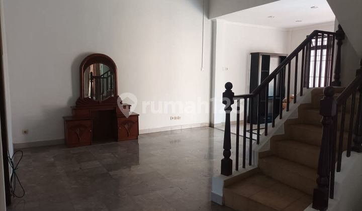 Rumah SHM Siap Huni (4+1 Kt) di Bsd Giri Loka Tangerang 2