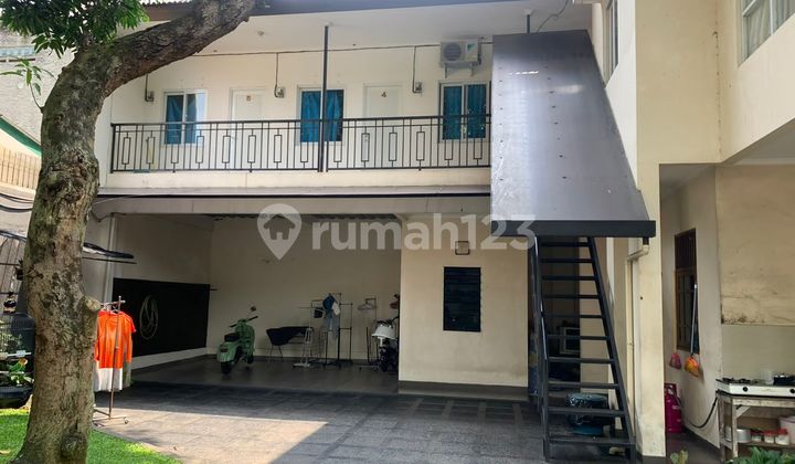 Rumah Bagus 2 Lantai Semi Furnished di Bintaro TangSel