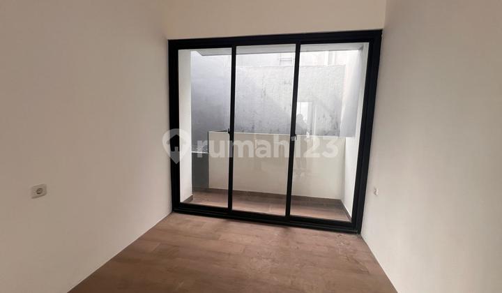 Rumah 3 Lantai (7X20) Hadap Selatan di Sutera Victoria Alam Sutera 2