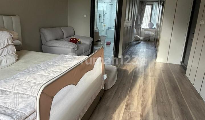 Dijual Rumah Mewah Ada Pool di Bsd Taman Giri Loka 2