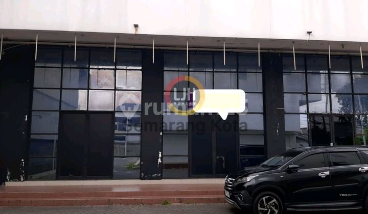 Nice Shop House on Imam Bonjol Street 1