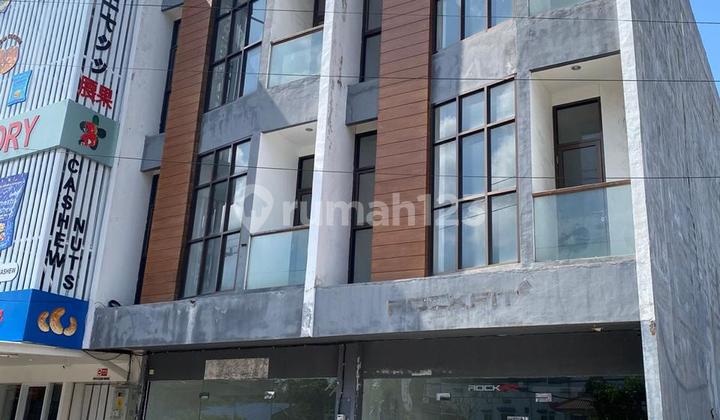 Rent 3-story shop house on Nusa Dua Bypass Road