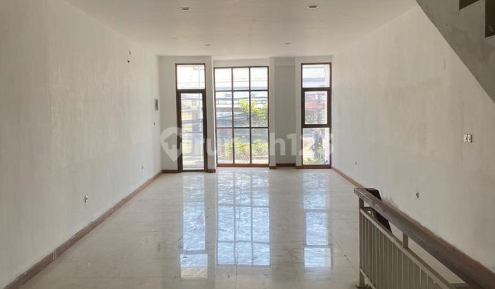 Rent 3-story shop house on Nusa Dua Bypass Road 2