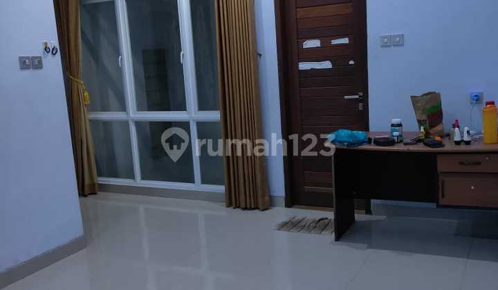 Jual Rumah Semi Furnished 3 Lantai Jual Rumah Semi Furnished 3 Lantai