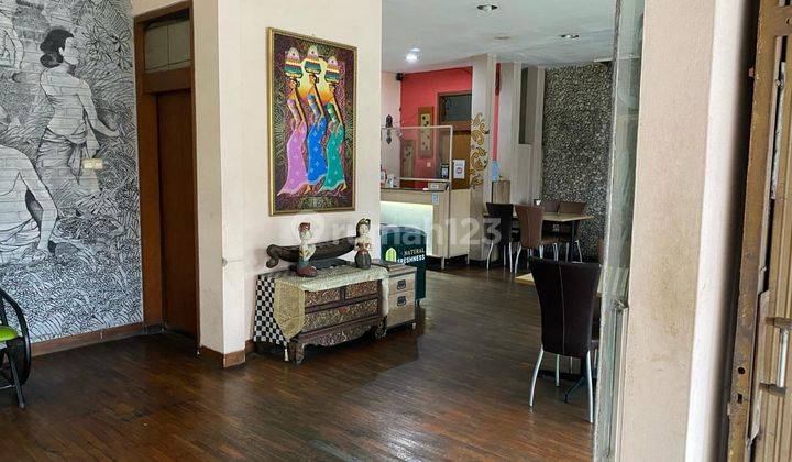 Disewakan Ruko Furnished Luas 490 M2 Sangat Cocok Dijadikan Cafe Atau Resto Lokasi Strategis Dan Ramai Area Dago Hanya 12 Menit Menuju Tol Pasteur di Cihampelas Kota Bandung