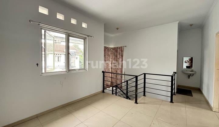 For Rent House in Grand Wisata Area, 2 Floors, 3+1 Bedrooms, Ready to Occupy, 500m from Tol Tambun Access, Grand Wisata Bekasi 2