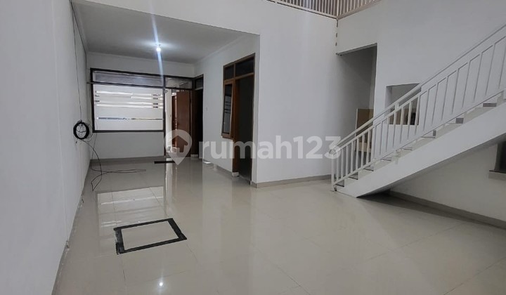 For Rent 2-Story House, 90m2 Area, 3+1 Bedrooms, Move-In Ready, Can Be Used as Residence, Office, in Antapani Bandung For Rent 2-Story House, 90m2 Area, 3+1 Bedrooms, Move-In Ready, Can Be Used as Residence, Office, in Antapani Bandung
