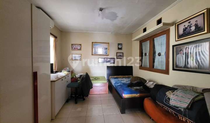 Dijual Rumah 2 Lantai, Luas 155M2, 6+1 Kamar Tidur, Cocok Dijadikan Hunian, Kost Kostan, Full Furnished Siap Huni, SHM, bisa KPR, Hanya 9 Menit Menuju Pintu Tol Moch Toha, di Regol Bandung 2