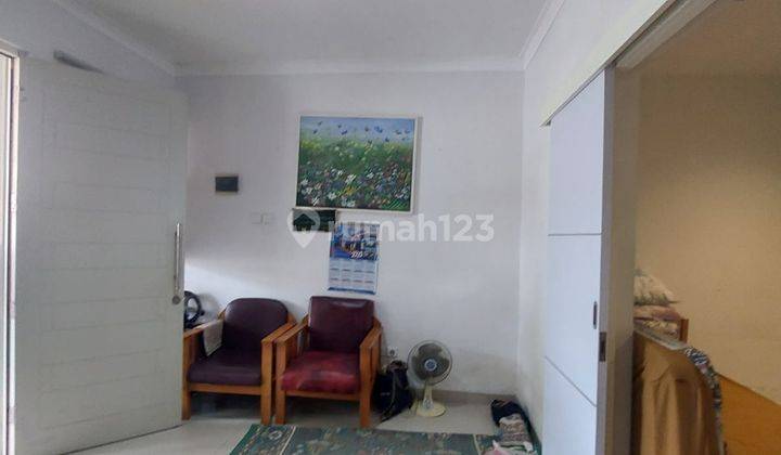 Dijual Rumah 2 Lantai, 3 Kamar Tidur, Luas 66 m2, View Lapangan Olahraga Grandwisata, Bekasi 1