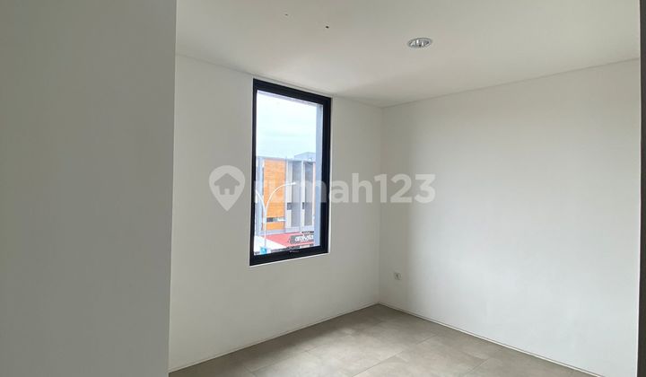 Disewakan Ruko 3 Lantai, Cocok Untuk Usaha Kuliner Dan Kantor, Lokasi Ramai di Grand Wisata Bekasi