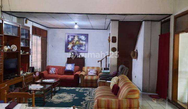 Dijual Rumah 1,5 Lantai 7 Kamar Tidur, Luas 456 m2 Cocok Dijadikan Guest House Di Re Martadinata Bandung 1