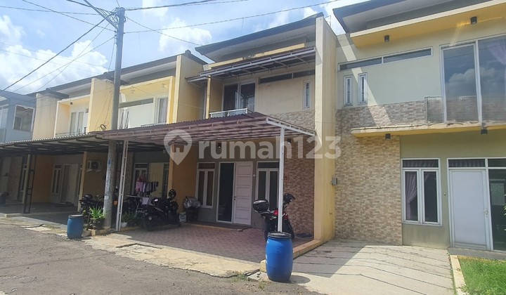 Dijual Rumah 2 Lantai, Luas Bangunan 115m2, 3+1 Kamar Tidur, Dalam Cluster One Gate Security system, Antapani Bandung