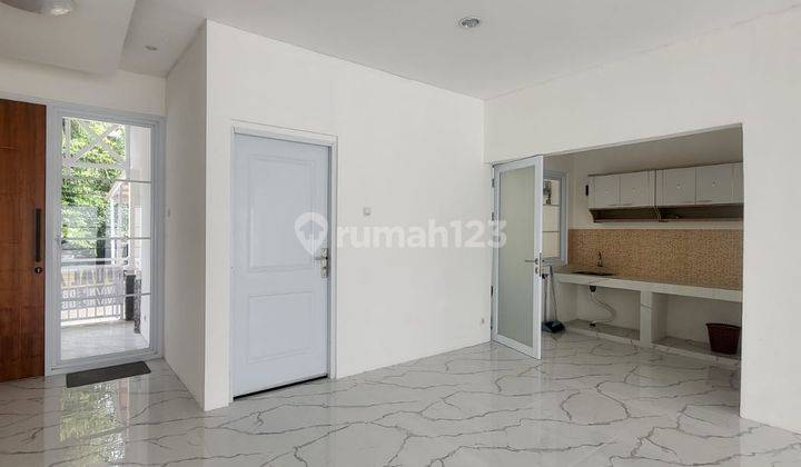 Disewakan Rumah Baru 1 Lantai Luas 200m2, 3+1 Kamar Tidur Siap Huni, Dalam Cluster One Gate Security System, Fasilitas Cluster Kolam Renang, Lapangan Olahraga, Masjid,  di Arcamanik Bandung 1