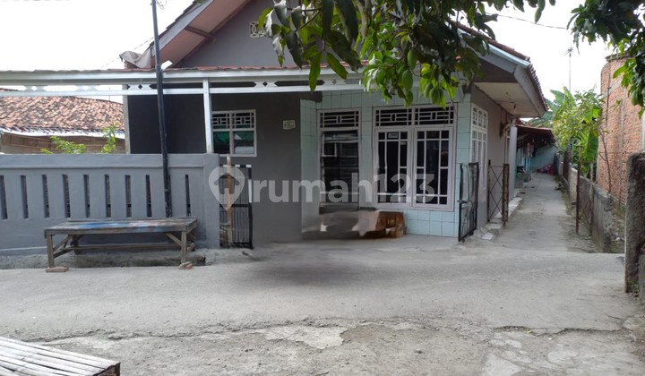 For Sale: House and Boarding House, Area 275m2, West Karawang
