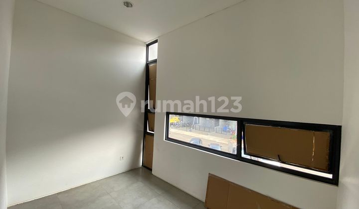 For Sale: Adjoining Shop House Below Market Price, Rukan Garden House, Suitable for Office and Residence, Area 110 M², Free Parking, Mortgage Available, Grand Wisata 2