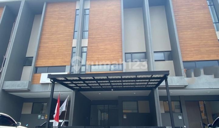 For Rent: Shop House, Commercial Building, Ready-to-Use Business Space 2 Floors, 4 Bedrooms, Free Parking, Flood-Free, 24-Hour Security, Access to Tambun Toll Near Mall in Garden House Grand Wisata