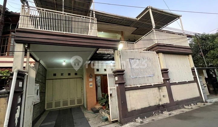 Dijual Rumah 2 Lantai, Luas 155M2, 6+1 Kamar Tidur, Cocok Dijadikan Hunian, Kost Kostan, Full Furnished Siap Huni, SHM, bisa KPR, Hanya 9 Menit Menuju Pintu Tol Moch Toha, di Regol Bandung Dijual Rumah 2 Lantai, Luas 155M2, 6+1 Kamar Tidur, Cocok Dijadikan Hunian, Kost Kostan, Full Furnished Siap Huni, SHM, bisa KPR, Hanya 9 Menit Menuju Pintu Tol Moch Toha, di Regol Bandung