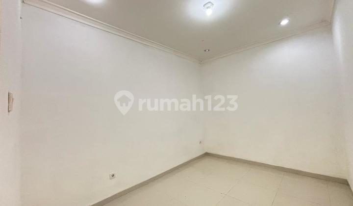Disewakan Rumah Unfurnished Luas 154M2, Kamar 4, Carpot 2 Mobil, Akses 2Km Langsung Tol Tambun, 1Km Dari Mall Living World Grand Wisata 2