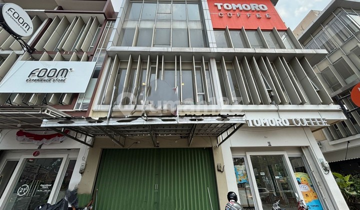 Disewakan Ruko Festive Boulevard 3,5 Lantai, di Samping Tomoro Coffe, Parkir Luas dan Tidak Berbayar Grandwisata Bekasi