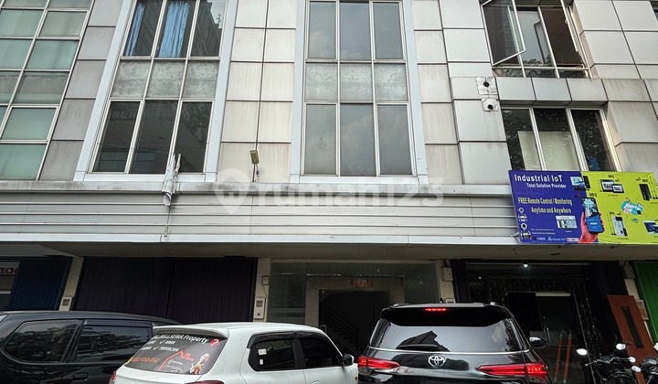 Disewakan Ruko Gandeng CBD Jababeka, 3 Lantai, Luas Bangunan 332m2, Bisa Untuk Kantor, Sekolah, Salon, Stokis/Gudang Kondisi Siap Pakai, Berhadapan Dengan Living Mall Jababeka, Cikarang Disewakan Ruko Gandeng CBD Jababeka, 3 Lantai, Luas Bangunan 332m2, Bisa Untuk Kantor, Sekolah, Salon, Stokis/Gudang Kondisi Siap Pakai, Berhadapan Dengan Living Mall Jababeka, Cikarang