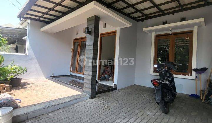 Disewakan Rumah Baru Renovasi Semi Furnished Siap Huni, Luas 127m2, 2 Kamar Tidur, Dekat Dengan Sekolahan Terbaik di Bandung, Antapani 1