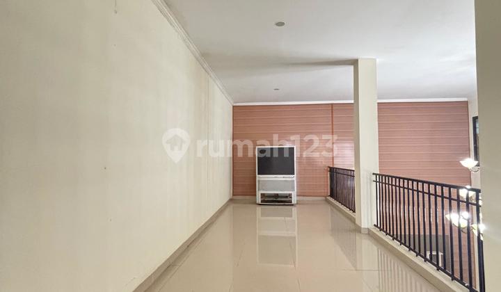 Dijual Rumah Cluster Bima Buana, Dukuh Bima, Siap Huni dan Terawat, 2 Lantai Luas 162m2, 4 Kamar Tidur, Carpot 3 Mobil, SHM, Bisa KPR, Fasilitas Lapangan Olahraga dan Taman Luas, Row Jalan 3 Mobil, Akses 1km Menuju Tol Tambun Grand Wisata Bekasi 2