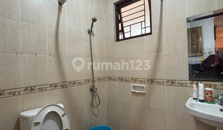 For Sale 2-Story West Esplanade Cluster House, Area 250M2, 3+1 Bedrooms, Freehold Title, Eligible for Mortgage, Near Living World Mall, Direct Access to Tambun Grand Wisata Bekasi Toll Road 2