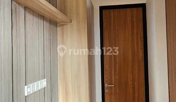 Disewakan Rumah Cluster O8 Grand Wisata 2 Lantai, Full Furnished, Siap Huni, 3 Kamar Tidur, Dekat Mall, Akses Langsung Tol Tambun Bebas Banjir, Keamanan 24 Jam, di Grand Wisata 2