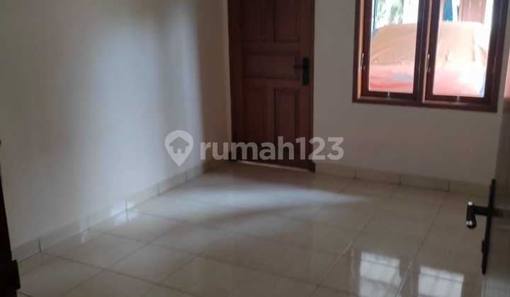 Disewakan Rumah 1 Lantai, Luas 175m2, 3 Kamar Tidur, Siap Huni, Keamanan 24jam, Dalam Komplek, di Arcamanik Bandung 2