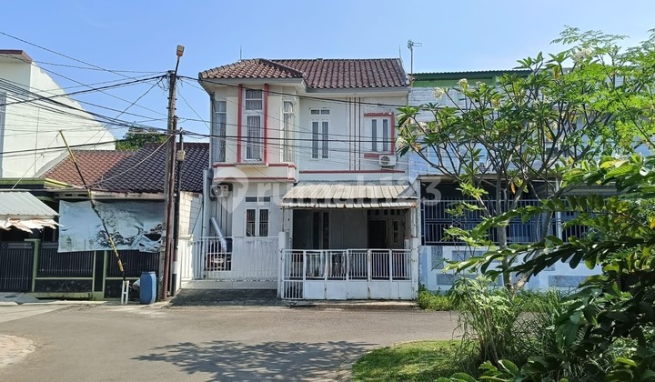 Dijual Rumah Dukuh Zamrud 2 Lantai, 4 Kamar Tidur, Semi Furnished, Bisa KPR, SHM, Padurenan Bekasi Dijual Rumah Dukuh Zamrud 2 Lantai, 4 Kamar Tidur, Semi Furnished, Bisa KPR, SHM, Padurenan Bekasi