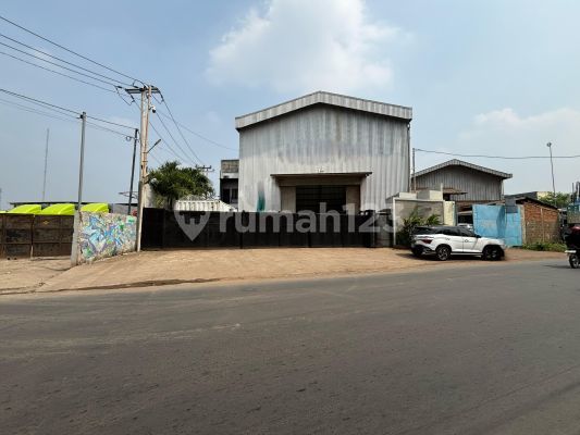 Dijual Gudang Workshop Seluas 861m2, muat Container 40ft, Dekat dengan Kawasan MM2100, Kawasan Industri Cibitung, 1 KM dari Pasar Setu, Akses 3,5 KM dari Tol Burangkeng Setu, Bekasi