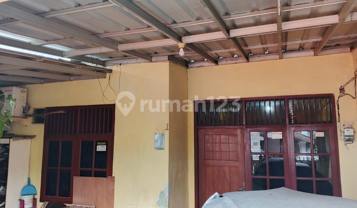 Dijual Rumah Jalan Bambu Apus, 2 Lantai, Luas 130M2, Kamar Tidur 4, SHM, bisa KPR, 4Km Gerbang Tol Pondok Kelapa 2, Pondok Bambu Jakarta Timur