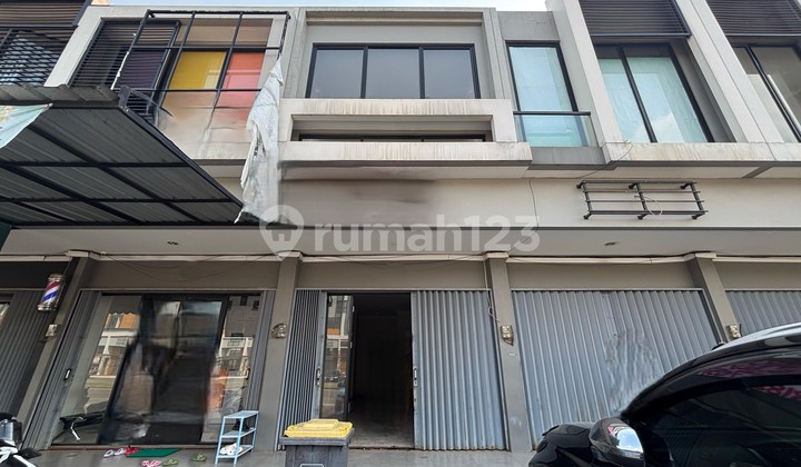 For Rent: 2-Story Grand Wisata Shop House Ready to Use, Flood-Free, Spacious Parking, Free Parking Fee, Suitable for Office, Direct Access to Tambun Toll Road Grand Wisata Bekasi. For Rent: 2-Story Grand Wisata Shop House Ready to Use, Flood-Free, Spacious Parking, Free Parking Fee, Suitable for Office, Direct Access to Tambun Toll Road Grand Wisata Bekasi.