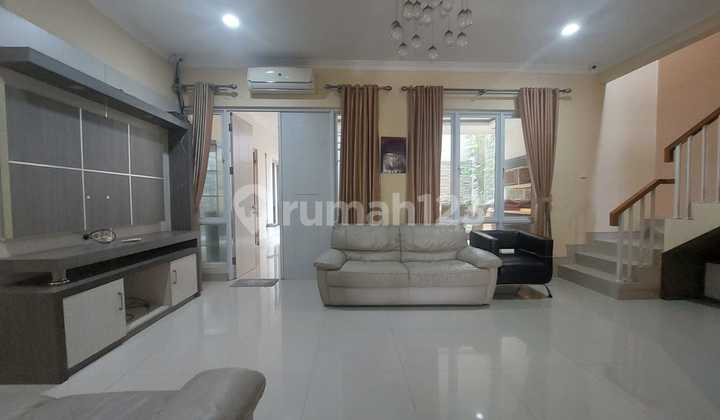 Disewakan Rumah Grand Wisata 2 Lantai, Full Furnished, 5 Kamar Tidur, View Taman Fasilitas Kolam Renang, 200m dari Mall Living World Grand Wisata Bekasi Disewakan Rumah Grand Wisata 2 Lantai, Full Furnished, 5 Kamar Tidur, View Taman Fasilitas Kolam Renang, 200m dari Mall Living World Grand Wisata Bekasi