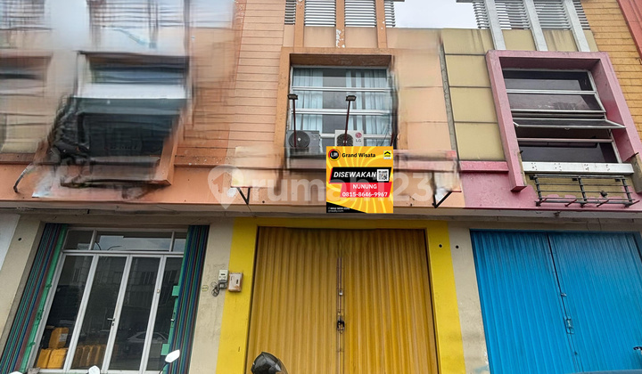 Disewakan Ruko Grand Wisata 2 Lantai Parkir Luas, bisa untuk Office, Sekolah, Klinik, Apotik, 100m dari Mall, Akses Langsung Tol Tambun Grand Wisata Bekasi 1