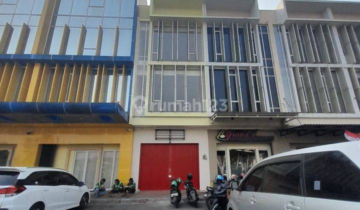 Dijual Ruko Grand Wisata 3 Lantai, Siap Pakai Cocok dijadikan Kantor, Sekolah, Lestoran atau tempat usaha lainnya, Parkir Luas, Free Biaya Parkir, Akses Langsung Tol Tambun Grand Wisata Bekasi  1